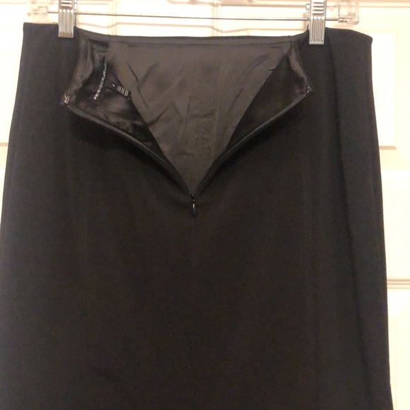 Perfect White House Black Market Black lined skirt knee length zip back Size 6 - Picture 4 of 8